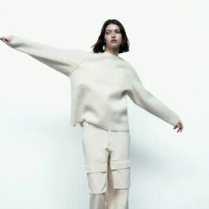 🆕 Zara Size Small Women’s Oversized Boucle Cream Sweater